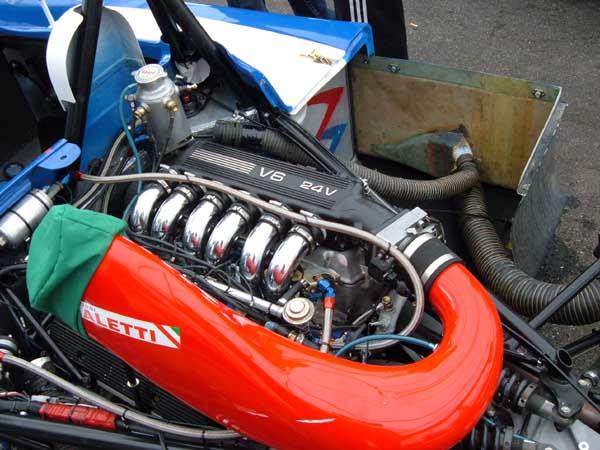 http://www.alfasport.net/Public/data/pilota54/200551713122_ALFA%20V6%20CIP%20FRANCIONI.JPG
