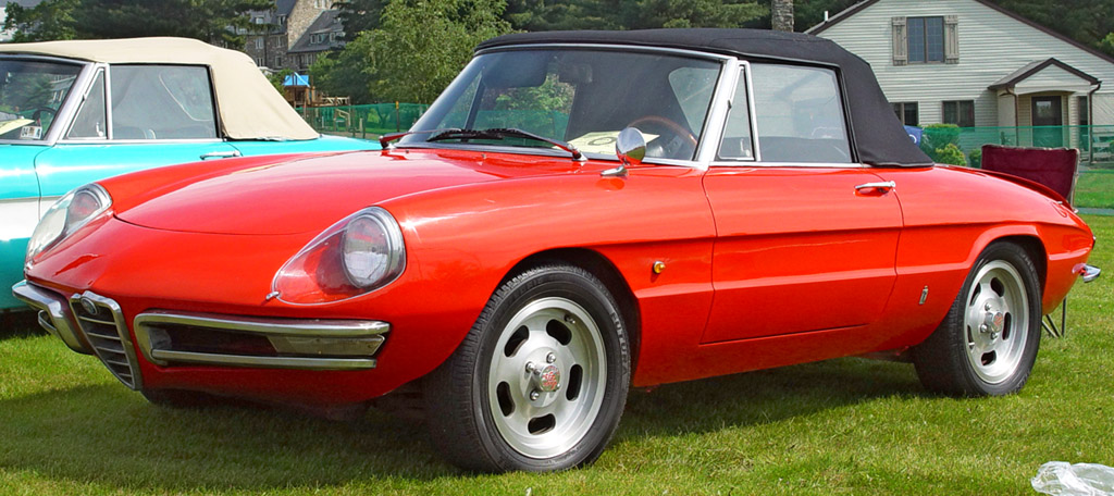 2005517155916_1967-Alfa-Romeo-Duetto-Red-Front-Angle-st.jpg