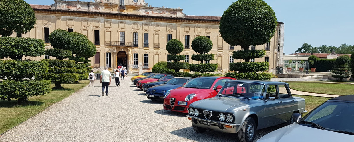 Raduno Alfa Romeo a Villa Arconati